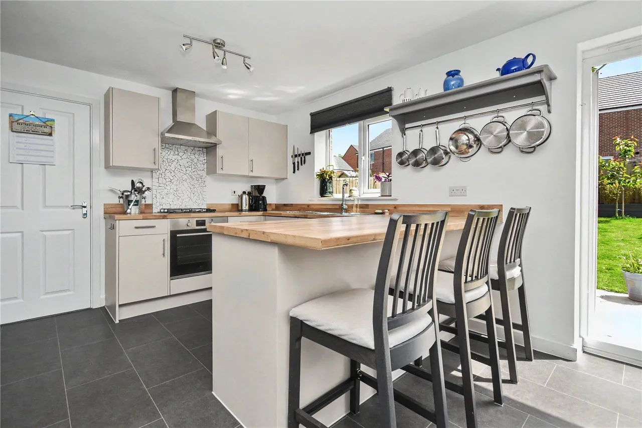 Averill Way, Micklefield, LS25, photo 2