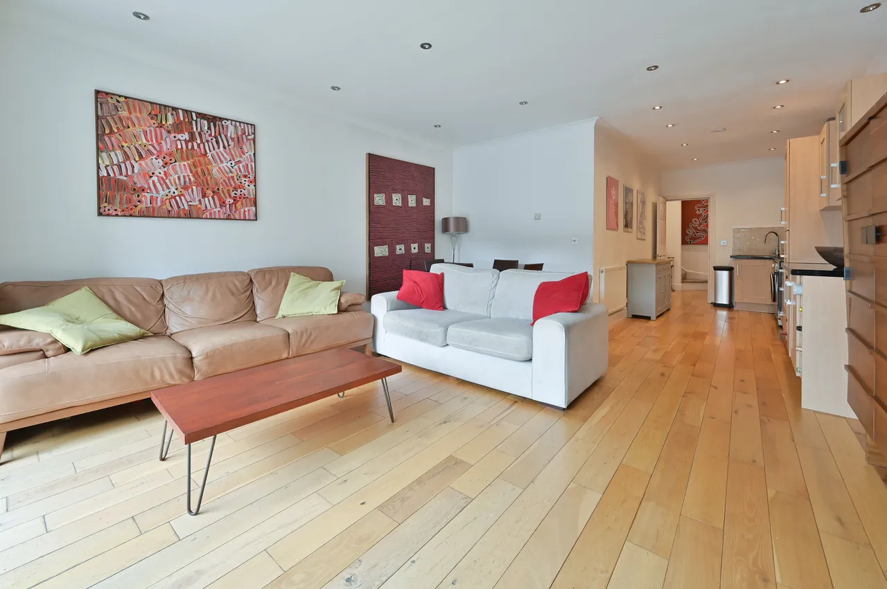 2 bed flat for sale — Flat 2, 92 Welldon Crescent, Harrow