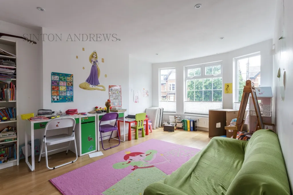 Madeley Road, Ealing, photo 6
