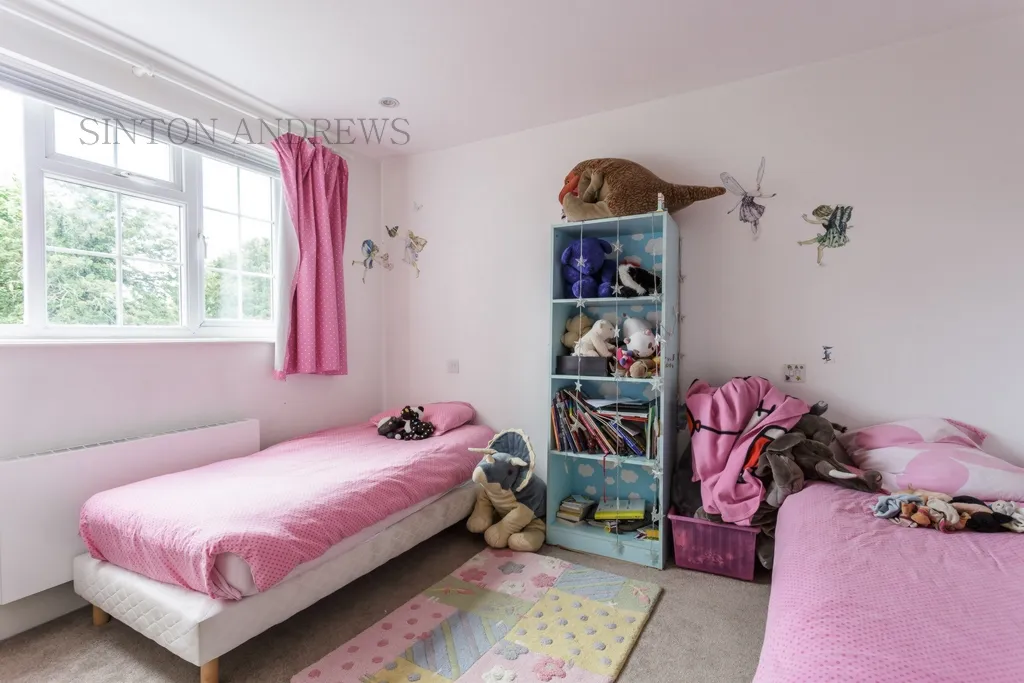 Madeley Road, Ealing, photo 12