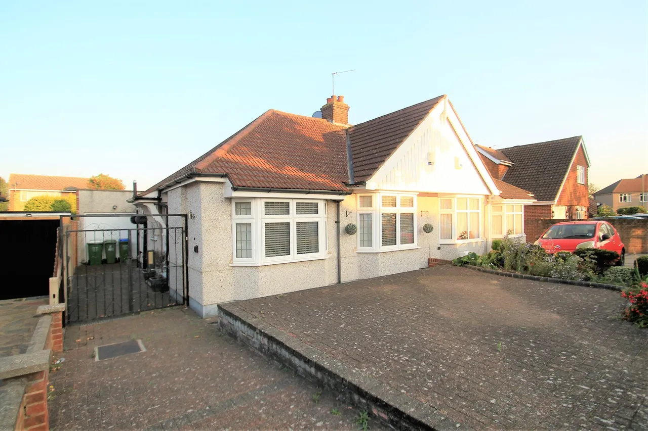 2 bed house for sale — Heversham Road, Bexleyheath