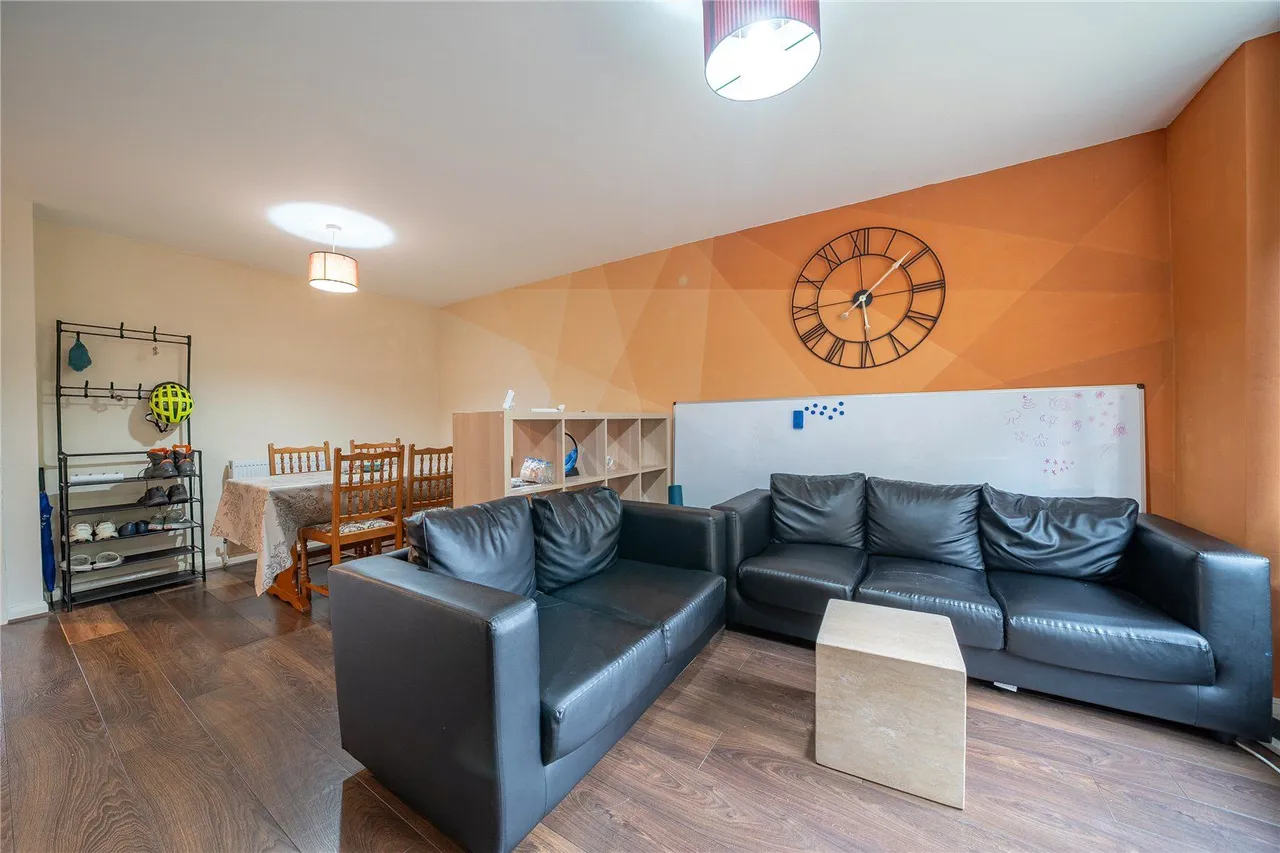 2 bed flat for sale, Grosvenor Park Gardens, Leeds, LS6