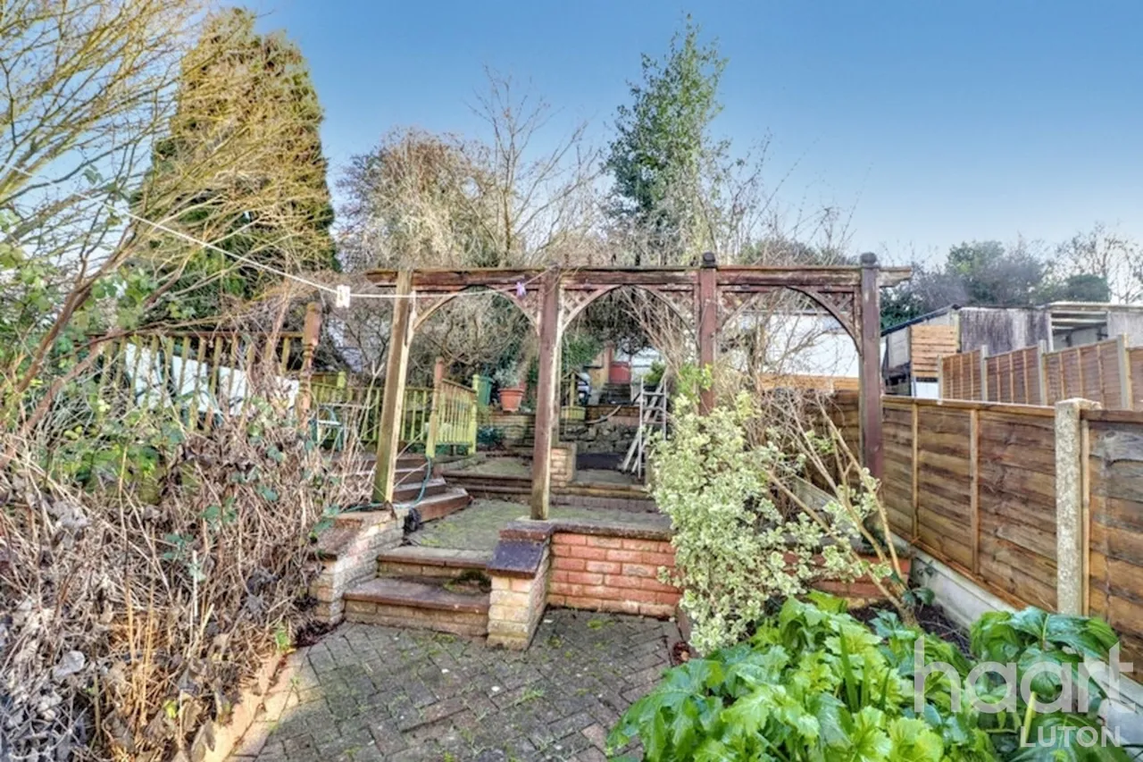 Cutenhoe Road, Luton, LU1, photo 23