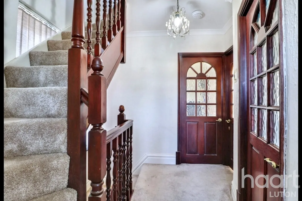 Cutenhoe Road, Luton, LU1, photo 14