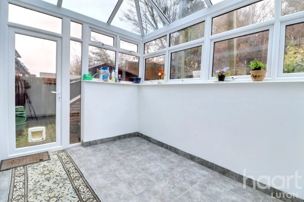 Cutenhoe Road, Luton, LU1, photo 20