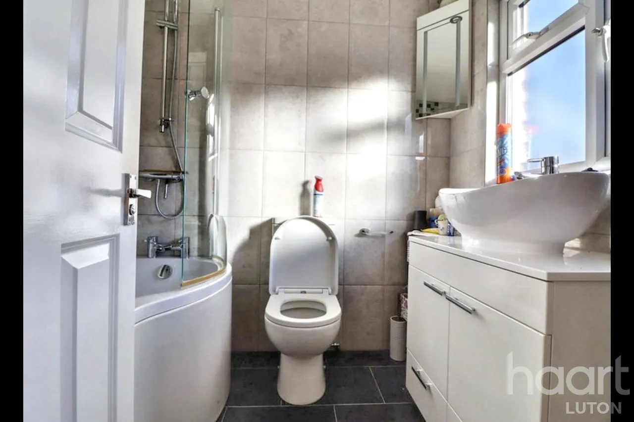 Cutenhoe Road, Luton, LU1, photo 17