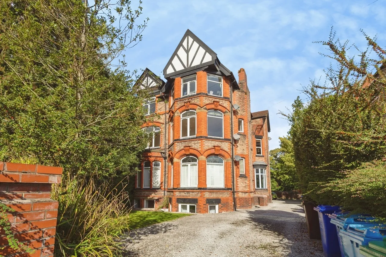 2 bed flat for sale, Lapwing Lane, Didsbury, M20