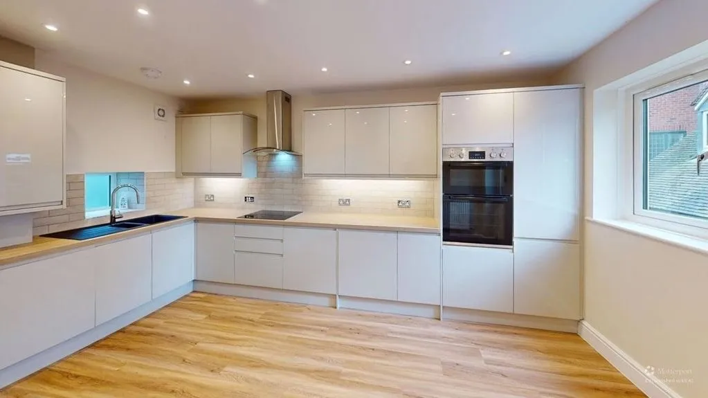 Priory Court, Much Wenlock, Shropshire TF13 6RA, photo 2