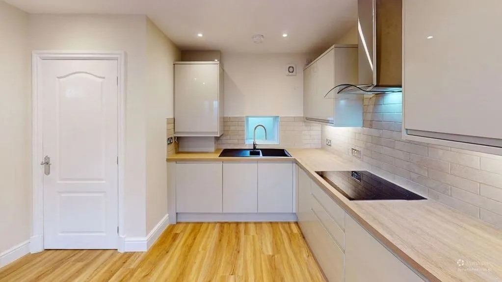 Priory Court, Much Wenlock, Shropshire TF13 6RA, photo 3