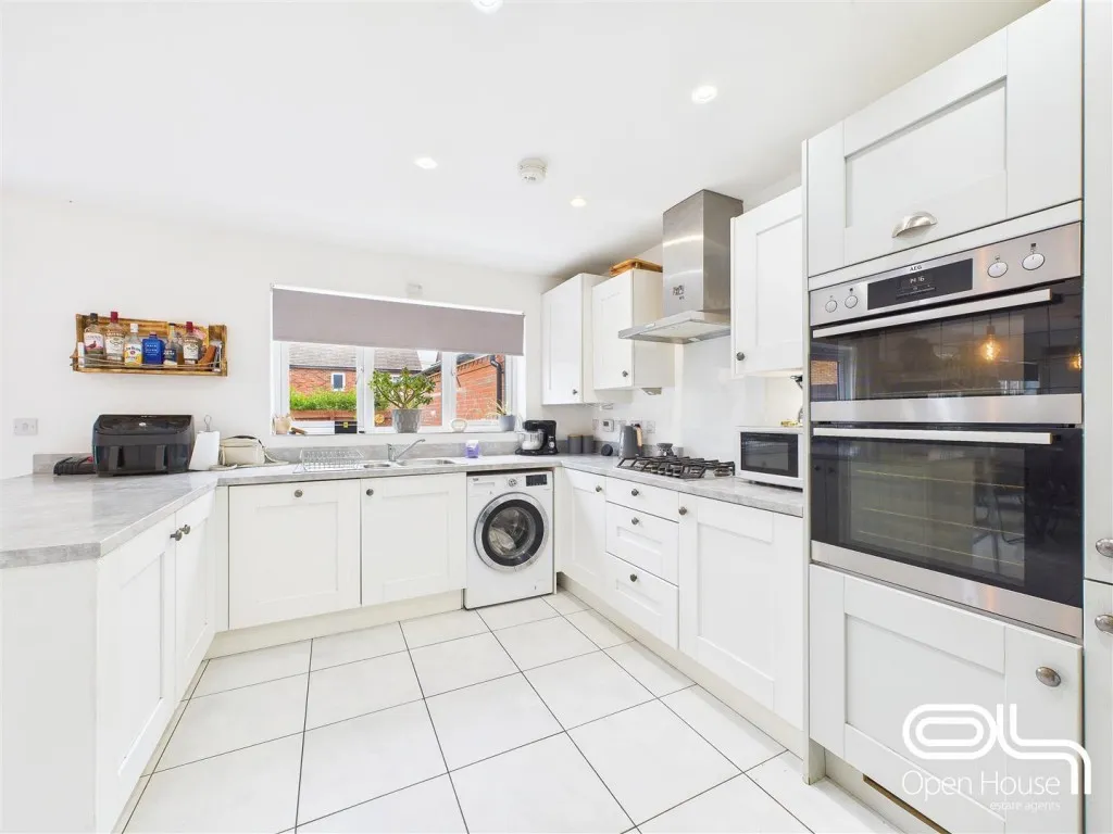 Sergeant Way, Stafford, ST17, photo 7