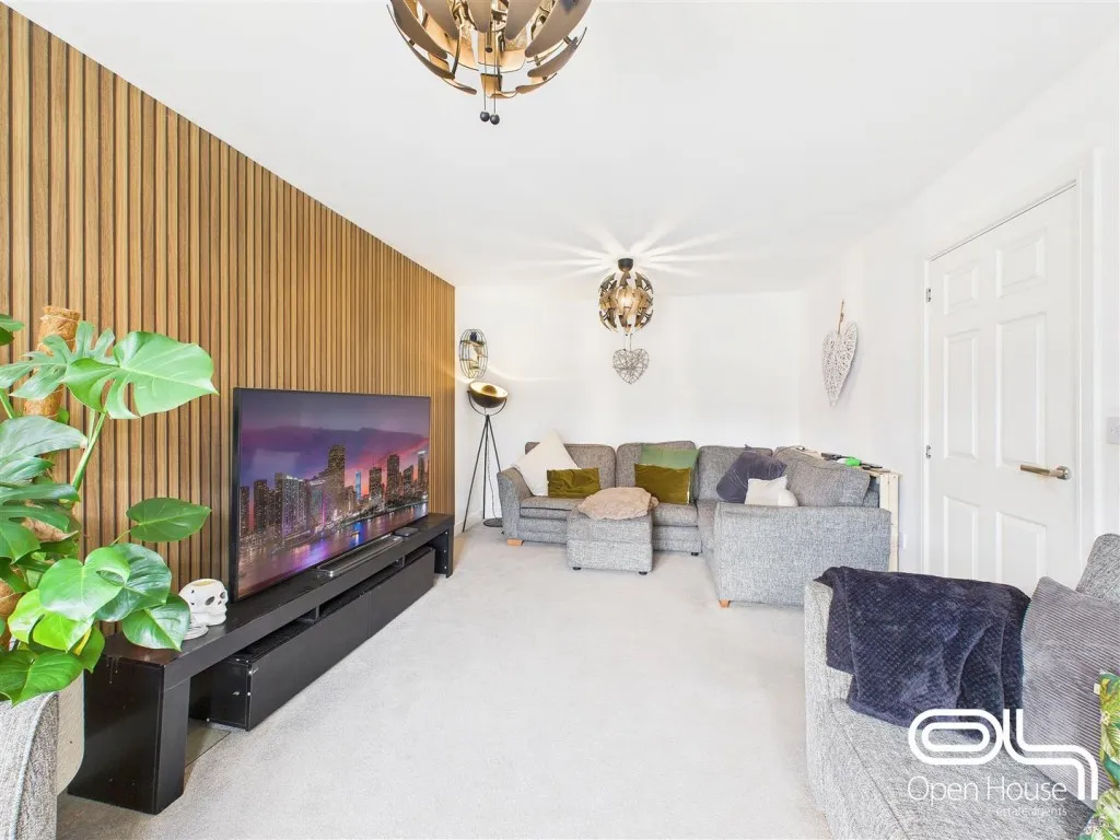 Sergeant Way, Stafford, ST17, photo 5