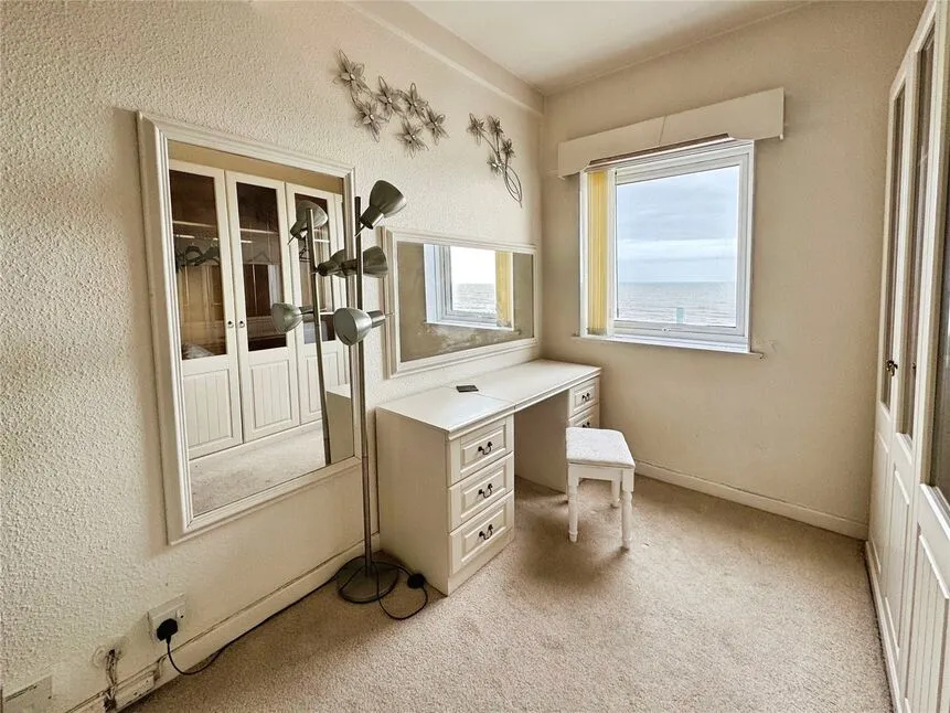 Marine Court, St. Leonards-on-Sea, East Sussex, TN38, photo 2