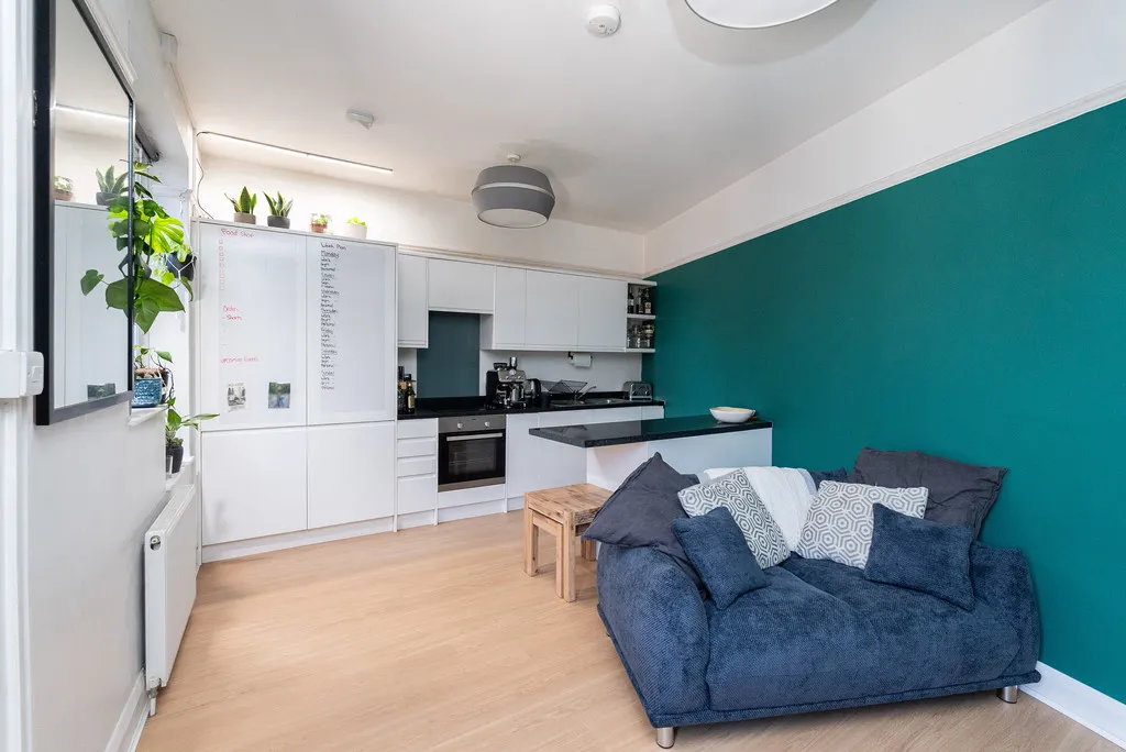 South Street, Dorking, RH4, photo 9