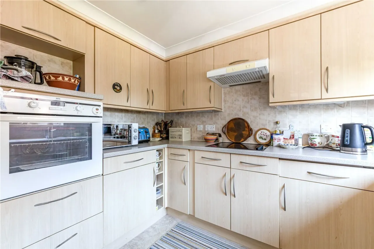Oyster Lane, Byfleet, West Byfleet, S..., photo 5