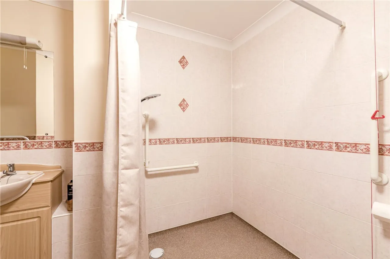 Oyster Lane, Byfleet, West Byfleet, S..., photo 10