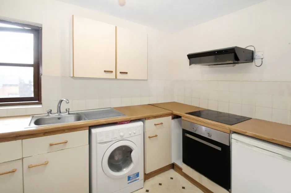 Verona Close, Uxbridge, UB8, photo 2