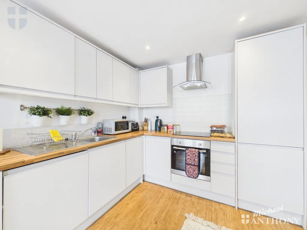 , 70 Walton Street, Aylesbury, HP21 7QP, photo 3