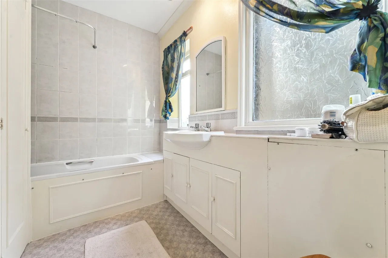 Heathfield Road, Acton, W3, photo 15