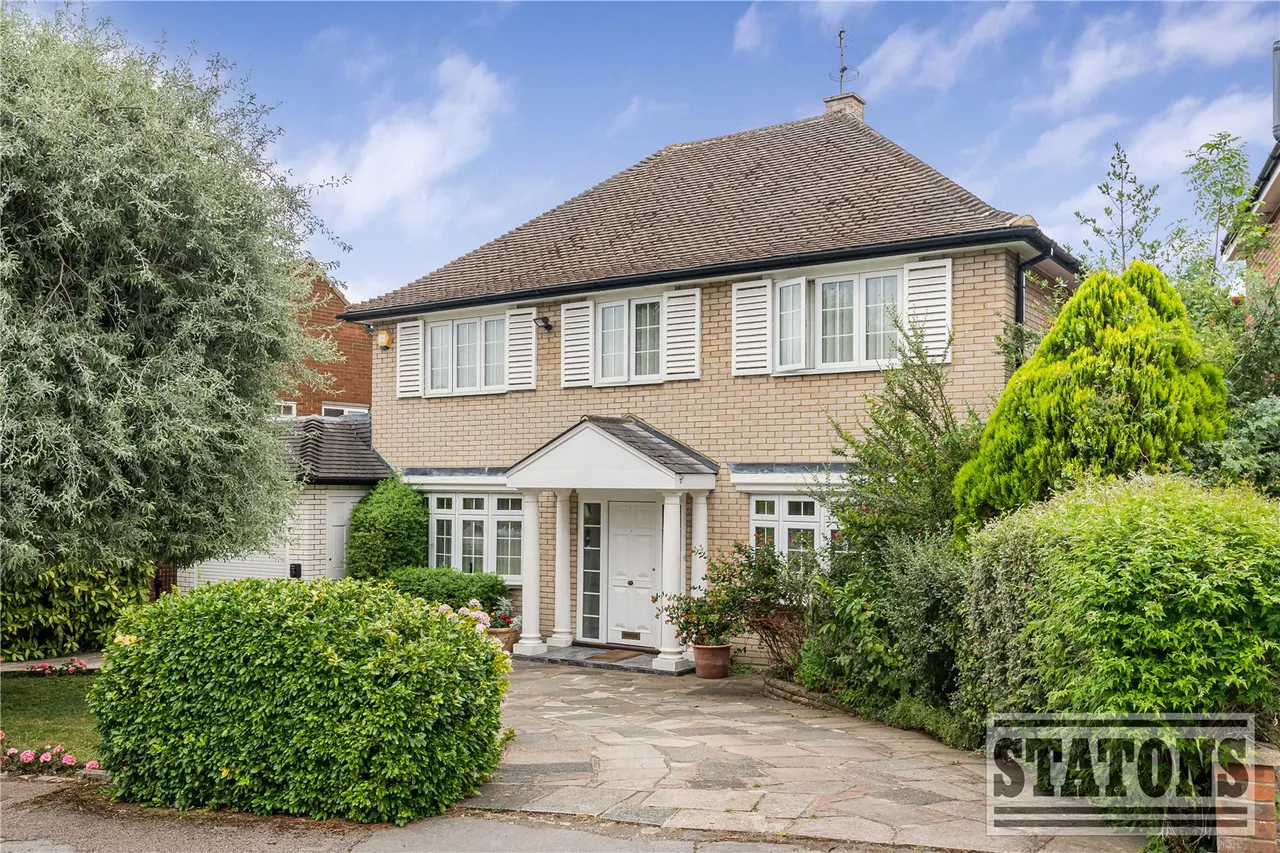 5 bed house for sale — Claremont Road, Hadley Wood, EN4 0HR
