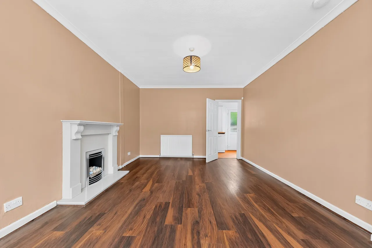 Alyth Crescent, Clarkston, Glasgow, East Renfrewshire, G76, photo 3