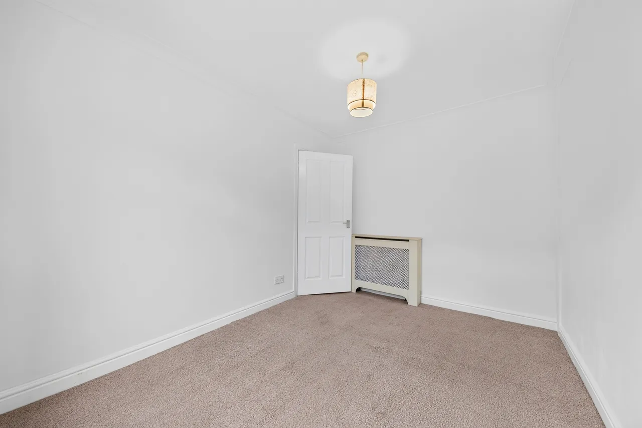 Alyth Crescent, Clarkston, Glasgow, East Renfrewshire, G76, photo 5