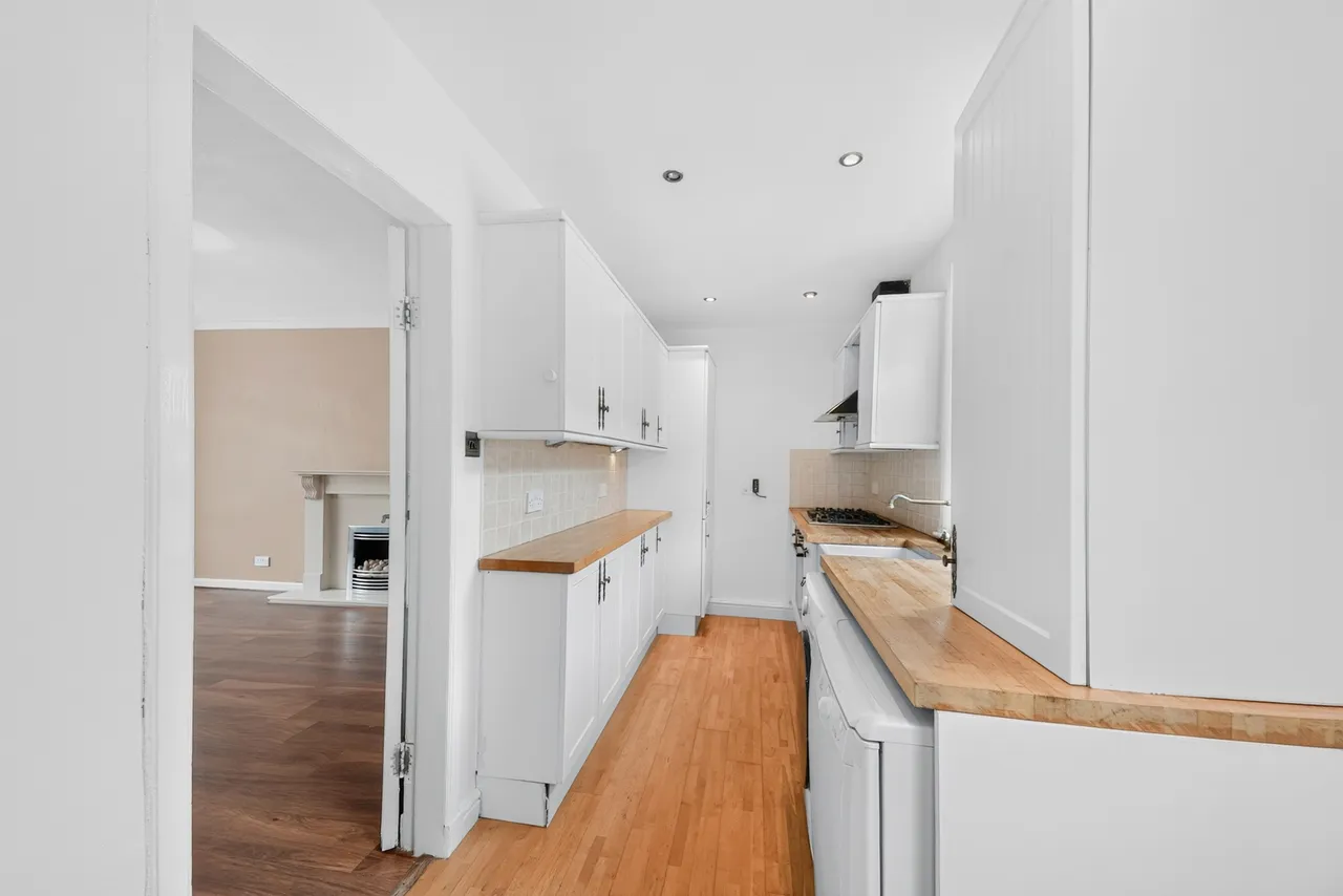 Alyth Crescent, Clarkston, Glasgow, East Renfrewshire, G76, photo 4