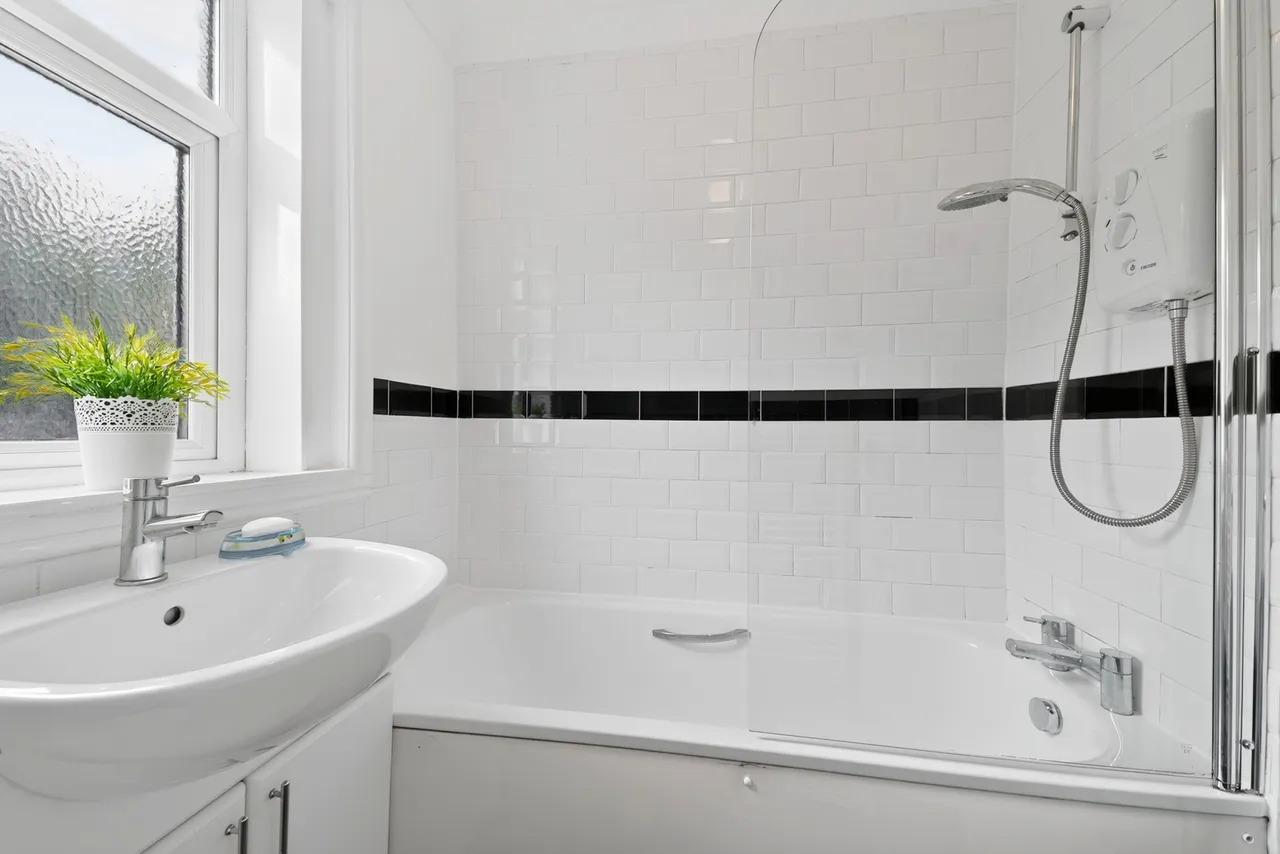 Alyth Crescent, Clarkston, Glasgow, East Renfrewshire, G76, photo 8