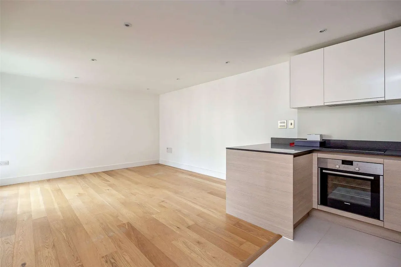 Newton Court, Kingsley Walk, Cambridge, CB5 8TH, photo 2