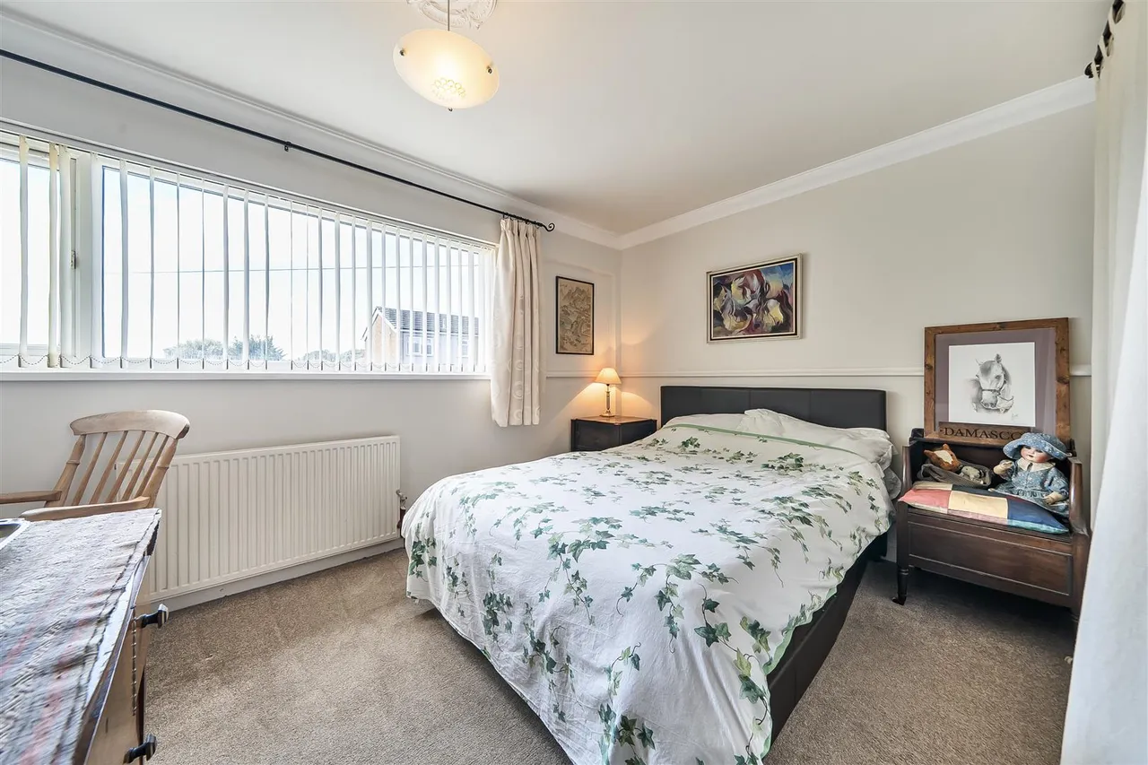 Hewett Road, Titchfield, photo 12