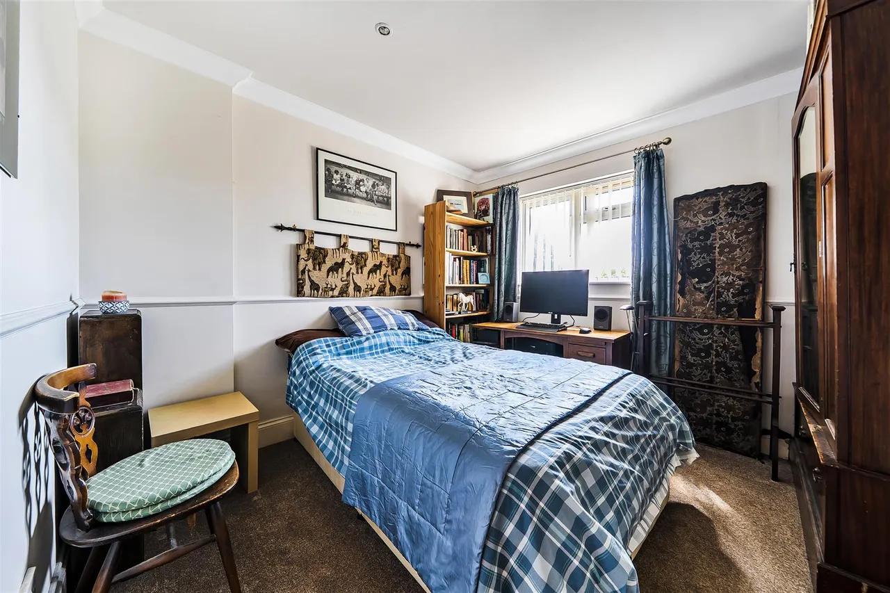 Hewett Road, Titchfield, photo 13