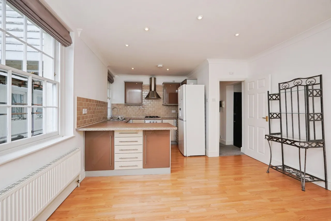 High Street, St. Margarets-at-Cliffe, CT15, photo 3