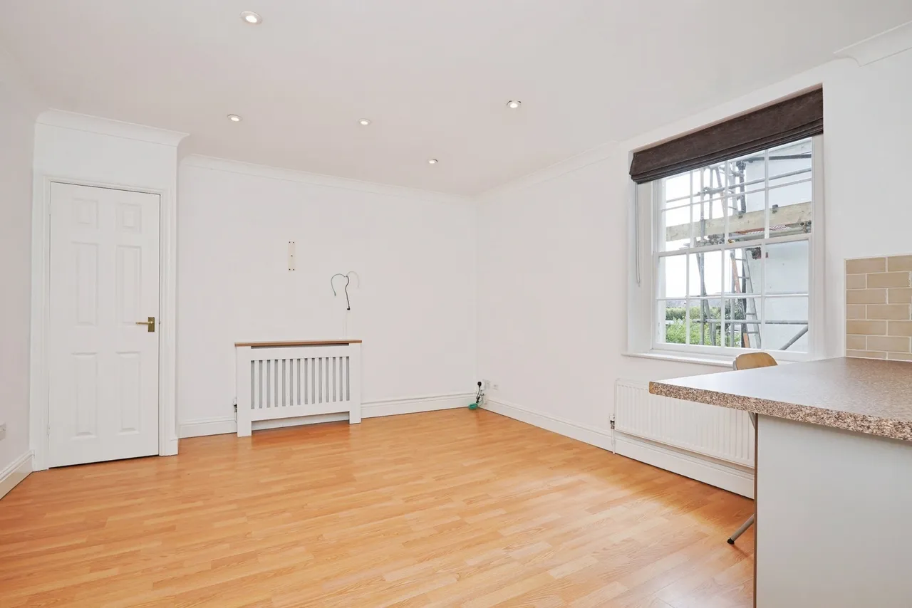 High Street, St. Margarets-at-Cliffe, CT15, photo 5