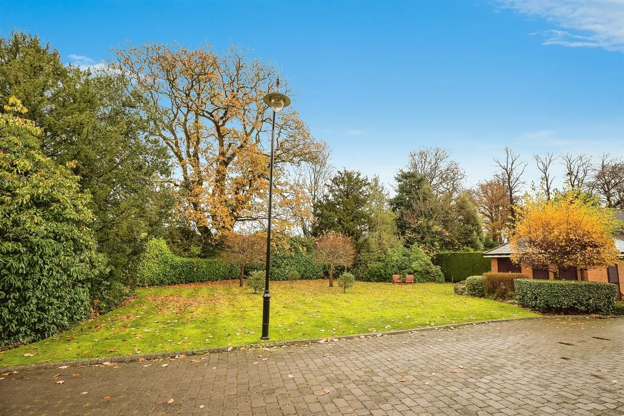 The Beeches, Upton, CH2, photo 13