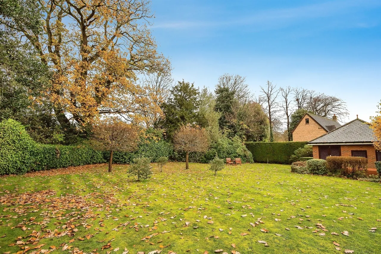 The Beeches, Upton, CH2, photo 14