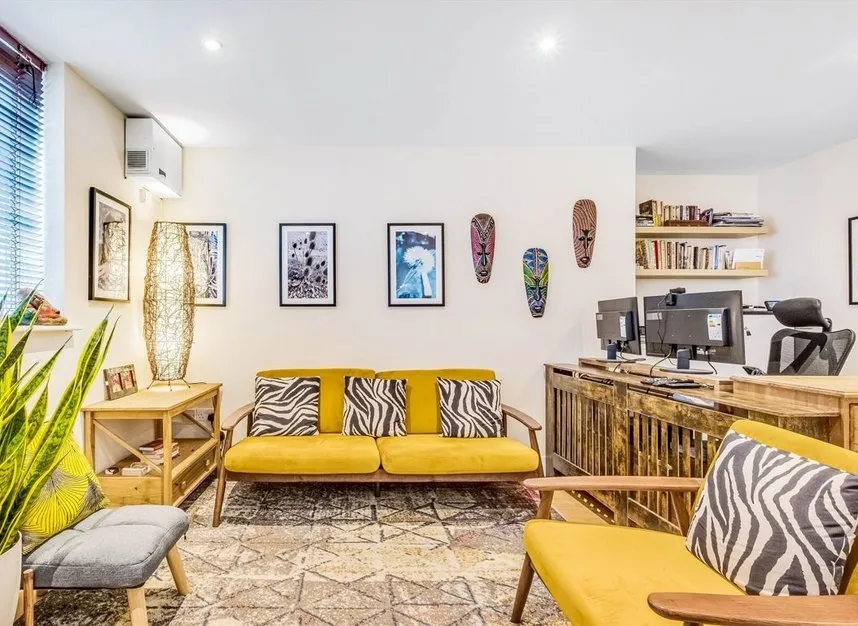 2 bed flat for sale — Penwith Road, Earlsfield, SW18