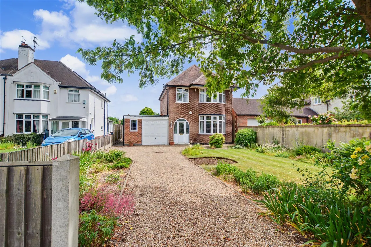 3 bed house for sale, Long Lane, Attenborough, NG9
