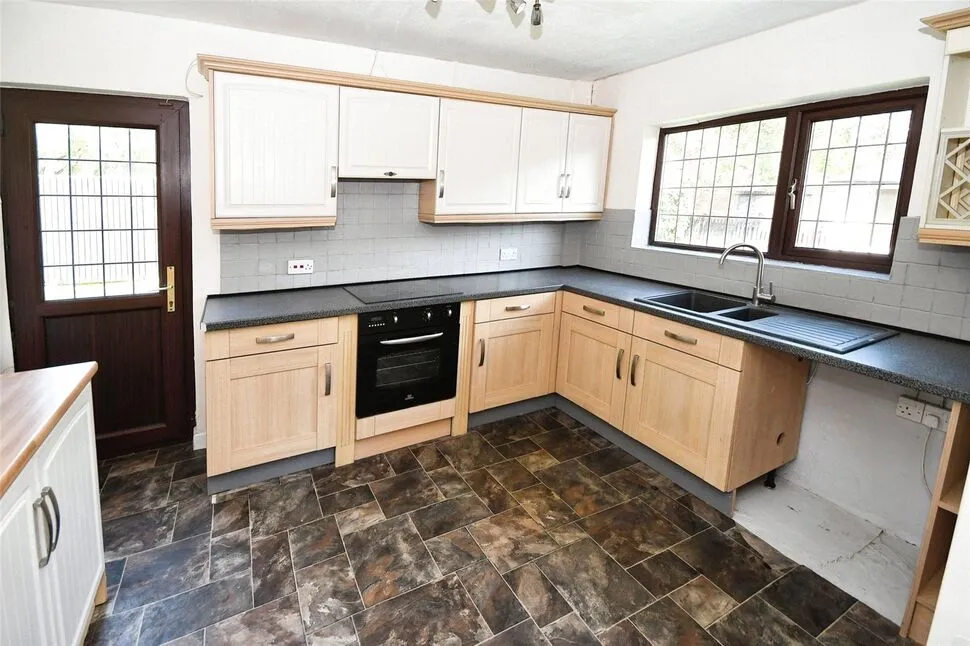 Park Farm Road, Kettlethorpe, LN1, photo 2