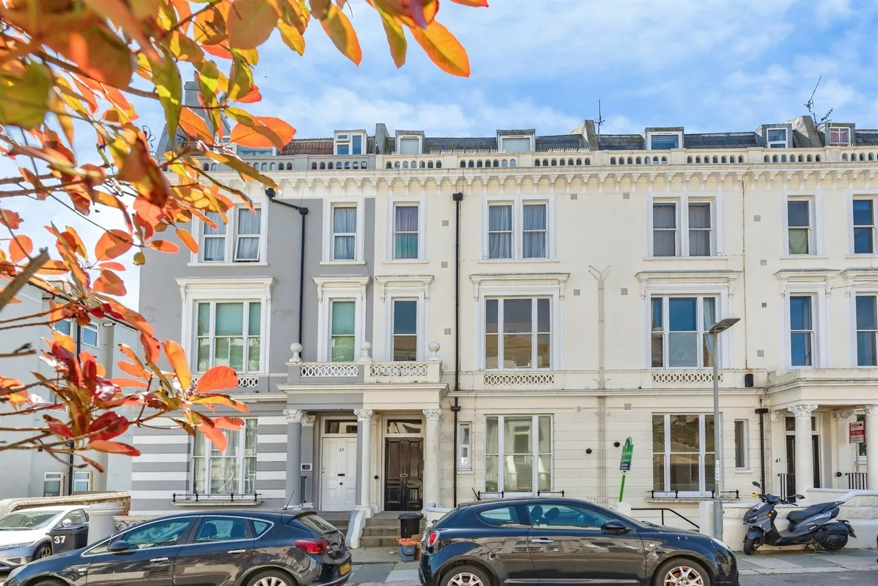 2 bed flat for sale — West Hill Road, St. Leonards-On-Sea