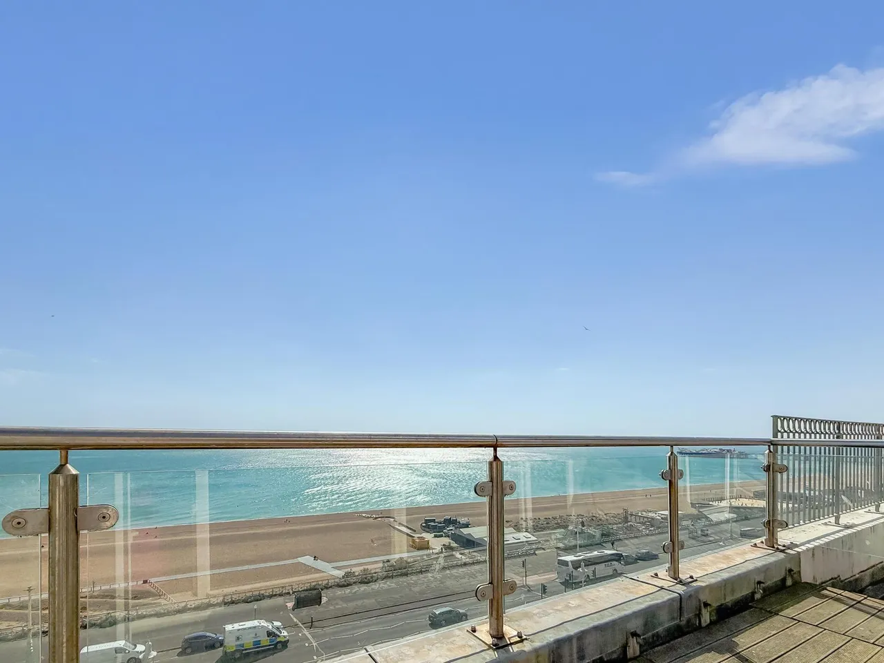 2 bed flat for sale, Eastern Terrace, Brighton, BN2