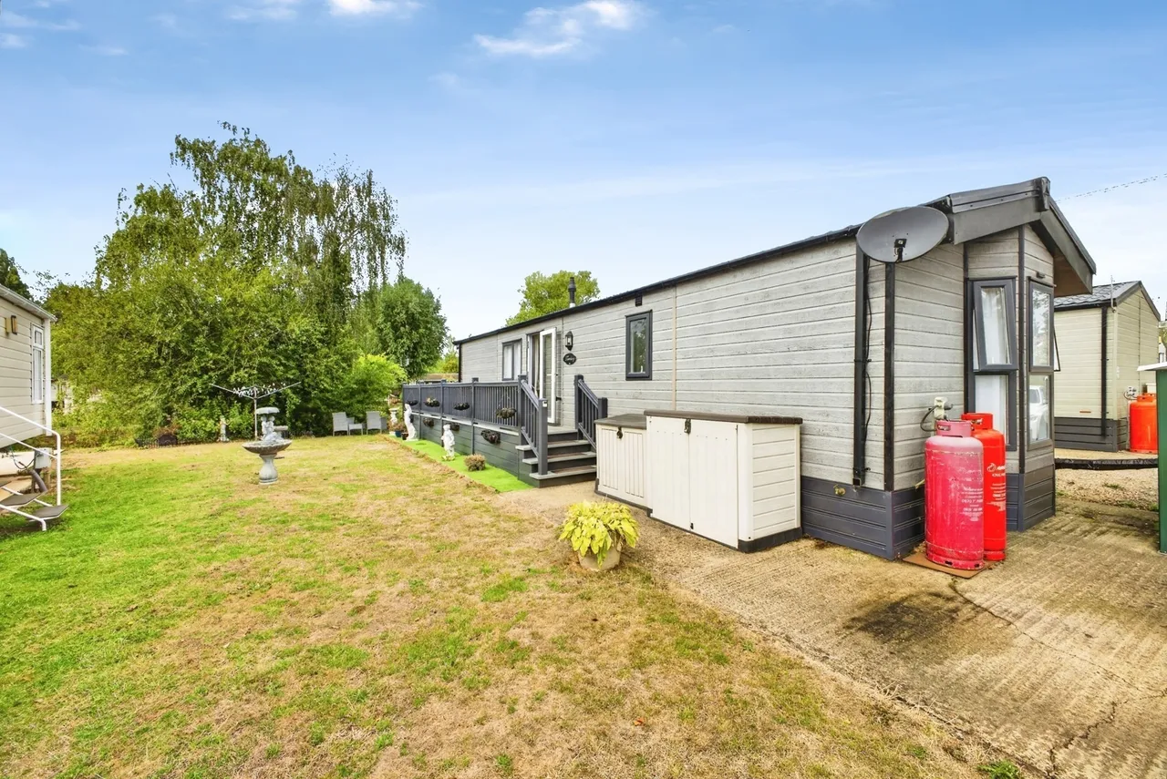 Moorhen Island, Billing Aquadrome, NORTHAMPTON, Northamptonshire, NN3, photo 17