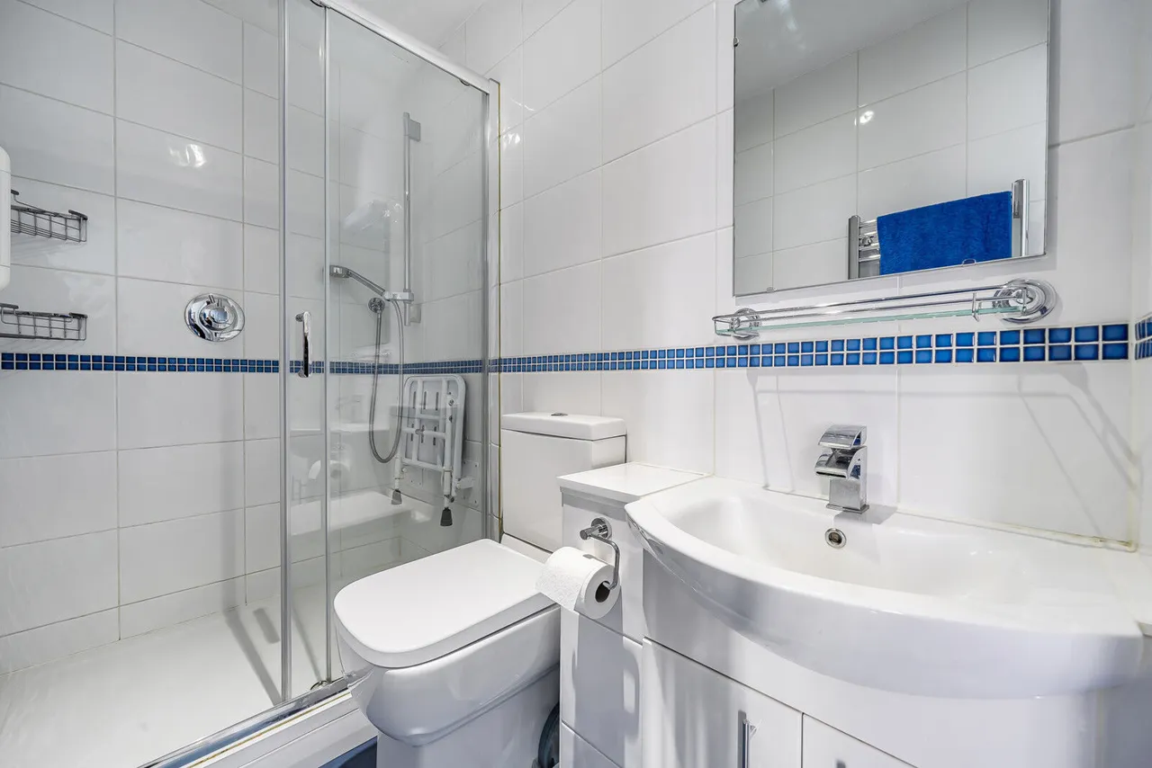 Heathfield Close, Binfield Heath, RG9, photo 7