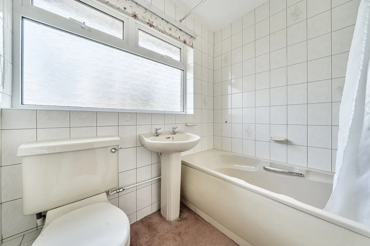 Heathfield Close, Binfield Heath, RG9, photo 11