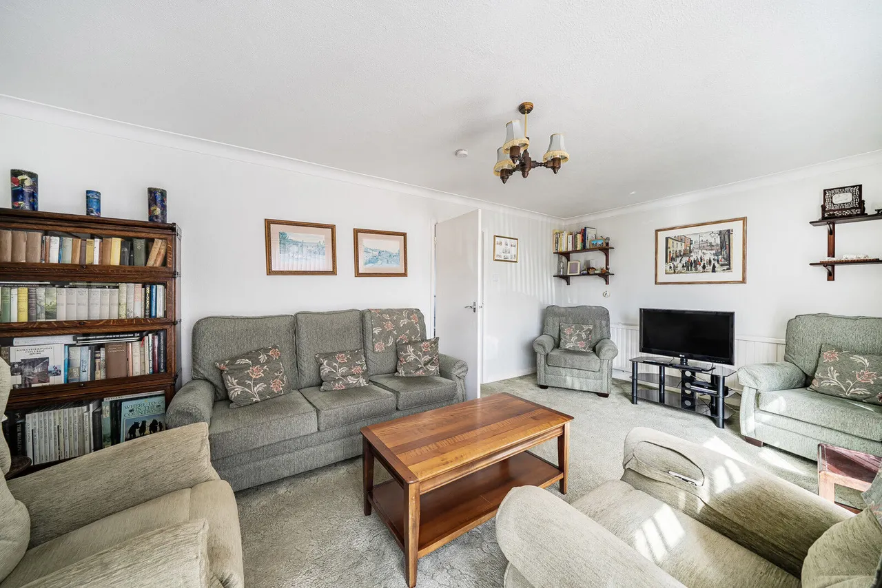 Heathfield Close, Binfield Heath, RG9, photo 22