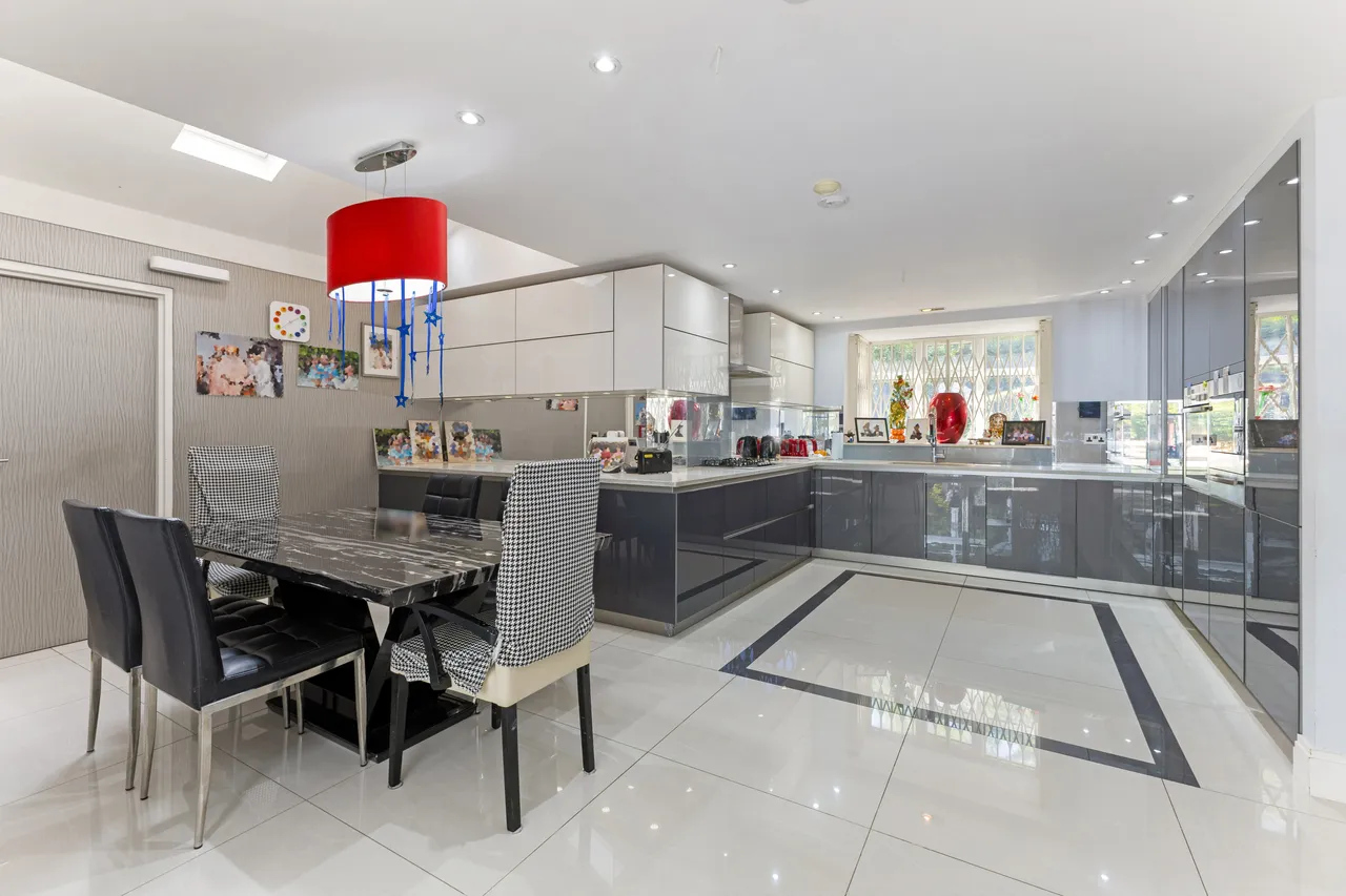 Heathbourne Road, Bushey, WD23, photo 6