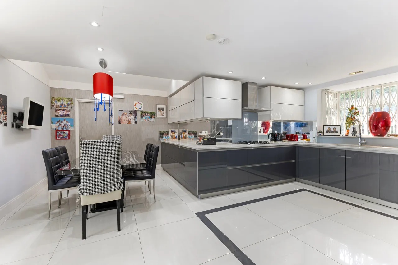 Heathbourne Road, Bushey, WD23, photo 4