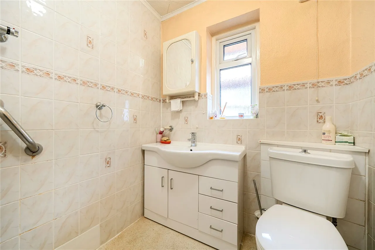 Beresford Avenue, London, N20, photo 11