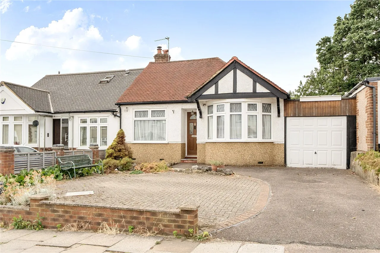 2 bed house for sale, Beresford Avenue, London, N20