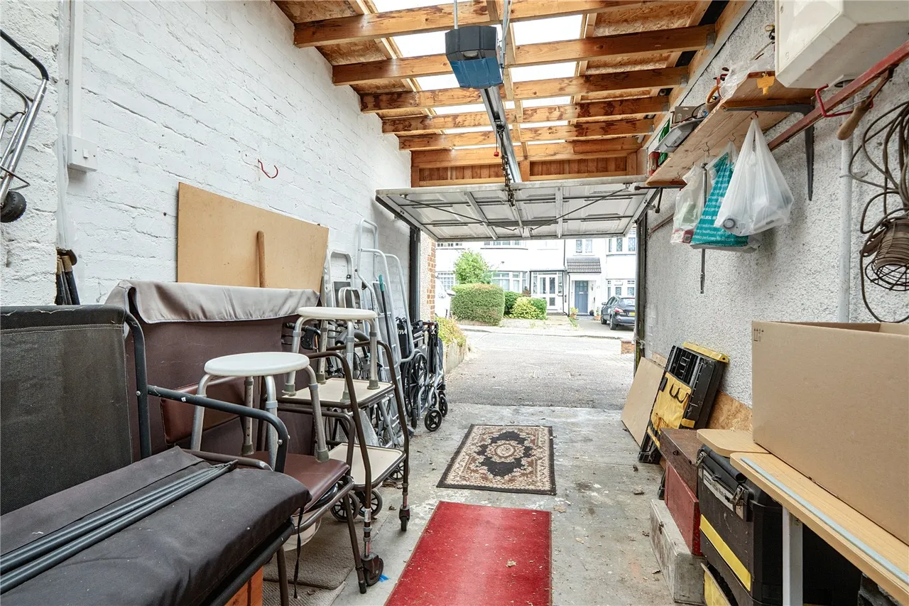 Beresford Avenue, London, N20, photo 15