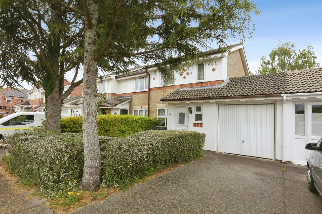 3 bed house for sale — Lanyard Drive, Gosport