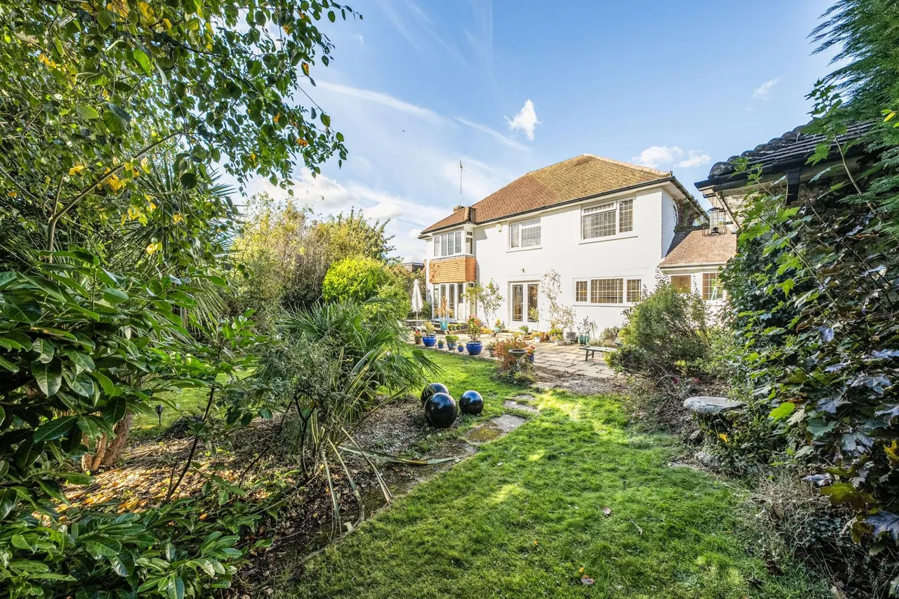 Holtye Road, East Grinstead, RH19, photo 4